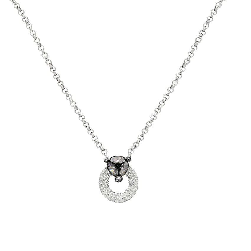 Minimal Silver pendant necklace.